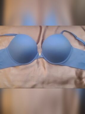 Victoria's Secret Light Blue Molded Push-Up Bra with V Accent 38DD